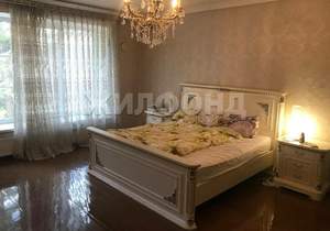 Дом 750м&sup2;, 2-этажный, участок 20 сот.  