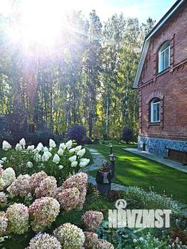 Коттедж 290м&sup2;, 3-этажный, участок 10 сот.  