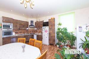 Дом 264м², 3-этажный, участок 5 сот.  