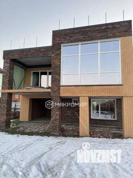 Коттедж 250м&sup2;, 3-этажный, участок 6 сот.  