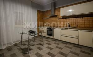 Дом 250м², 2-этажный, участок 9 сот.  