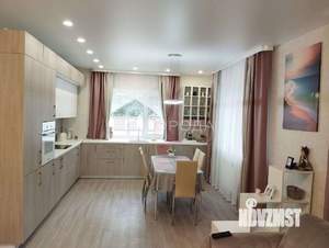 Дом 286м&sup2;, 3-этажный, участок 14 сот.  