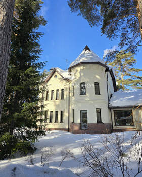 Дом 450м&sup2;, 3-этажный, участок 16 сот.  