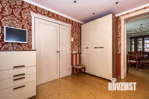 Дом 375м², 3-этажный, участок 12 сот.  