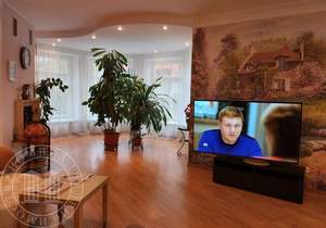 Дом 350м², 2-этажный, участок 10 сот.  