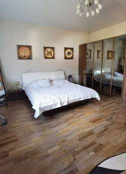 Дом 404м&sup2;, 3-этажный, участок 8 сот.  