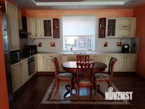 Коттедж 280м&sup2;, 3-этажный, участок 6 сот.  