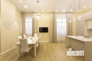 Коттедж 439м&sup2;, 2-этажный, участок 13 сот.  