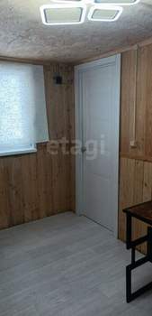 Дом 20м&sup2;, 2-этажный, участок 10 сот.  