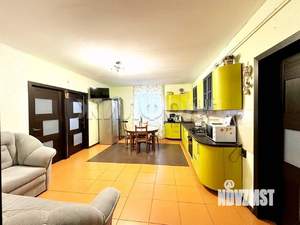 Дом 320м&sup2;, 2-этажный, участок 8 сот.  