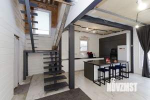 Коттедж 230м², 2-этажный, участок 6 сот.  