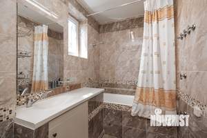 Коттедж 174м², 2-этажный, участок 6 сот.  