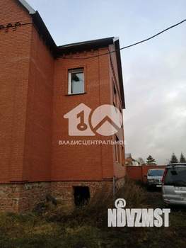 Дом 240м², 2-этажный, участок 6 сот.  