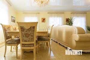 Коттедж 284м², 2-этажный, участок 15 сот.  
