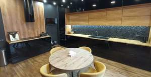 Дом 660м&sup2;, 3-этажный, участок 8 сот.  