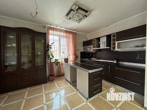 Коттедж 292м², 3-этажный, участок 13 сот.  