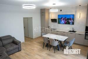 Дом 180м&sup2;, 2-этажный, участок 6 сот.  