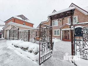 Коттедж 300м&sup2;, 3-этажный, участок 8 сот.  