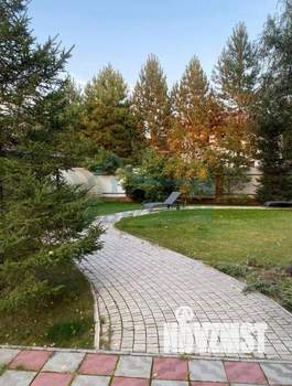 Коттедж 450м², 2-этажный, участок 10 сот.  