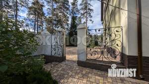 Коттедж 626м&sup2;, 4-этажный, участок 25 сот.  