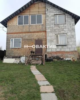 Дом 221м², 3-этажный, участок 6 сот.  