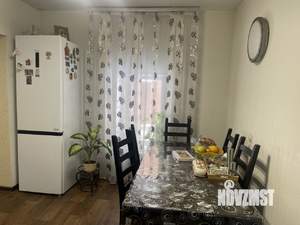 Дом 100м&sup2;, 2-этажный, участок 3 сот.  