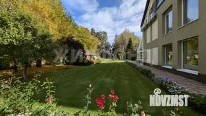 Дом 626м&sup2;, 3-этажный, участок 24 сот.  