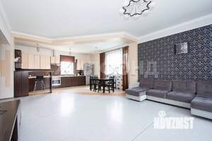 Коттедж 340м², 3-этажный, участок 10 сот.  