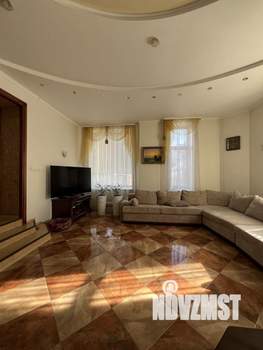 Дача 550м², 3-этажный, участок 13 сот.  