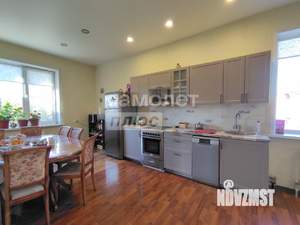 Коттедж 208м&sup2;, 2-этажный, участок 10 сот.  