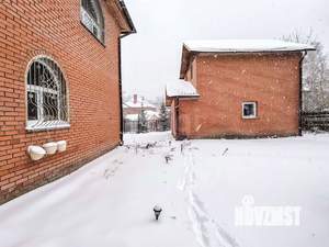 Дом 250м², 3-этажный, участок 10 сот.  