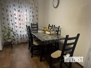 Дом 100м&sup2;, 2-этажный, участок 3 сот.  