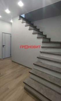 Дом 180м&sup2;, 3-этажный, участок 6 сот.  