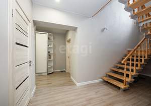 Дом 286м&sup2;, 3-этажный, участок 14 сот.  