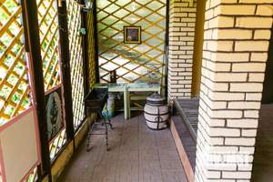 Дом 300м&sup2;, 3-этажный, участок 9 сот.  