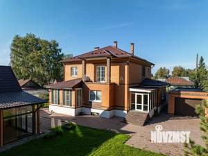 Дом 301м&sup2;, 2-этажный, участок 10 сот.  