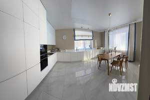 Коттедж 420м&sup2;, 2-этажный, участок 15 сот.  