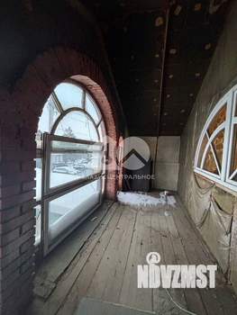 Дом 220м&sup2;, 2-этажный, участок 4 сот.  