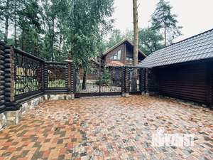 Коттедж 250м&sup2;, 2-этажный, участок 10 сот.  