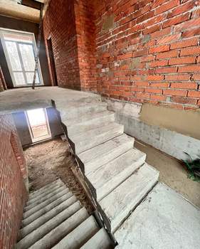 Дом 180м², 2-этажный, участок 5 сот.  