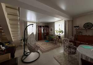 Дом 323м&sup2;, 3-этажный, участок 14 сот.  