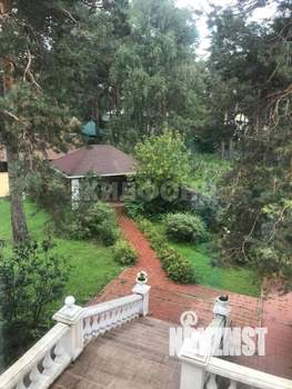 Коттедж 750м&sup2;, 2-этажный, участок 20 сот.  