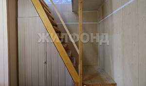 Дом 60м², 2-этажный, участок 6 сот.  
