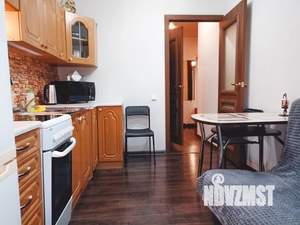 1-к квартира, посуточно, 38м2, 4/10 этаж