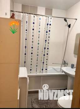 Студия квартира, посуточно, 40м2, 8/17 этаж