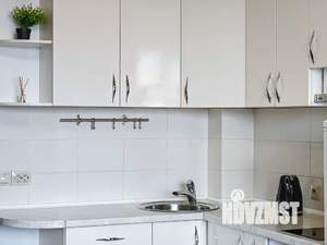 Студия квартира, посуточно, 30м2, 13/25 этаж