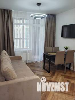 Студия квартира, посуточно, 40м2, 11/20 этаж