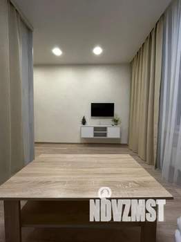 1-к квартира, посуточно, 40м2, 18/25 этаж