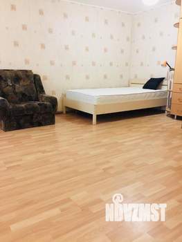 Студия квартира, посуточно, 33м2, 1/5 этаж
