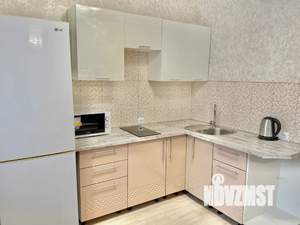 Студия квартира, посуточно, 40м2, 1/20 этаж